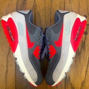 Nike Air Max 90 Men’s 9.5 = Women’s 11